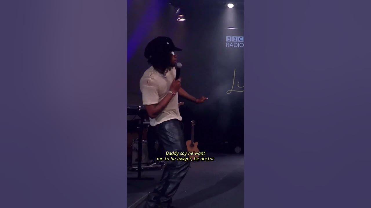 Little Simz Performs Point and Kill ft Obongjayar Little Simz Performs Point and Kill ft Obongjayar