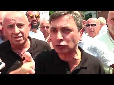 TV ERA   აქცია  ერთიანი ნაციონალური მოძრაობის ოფისთან