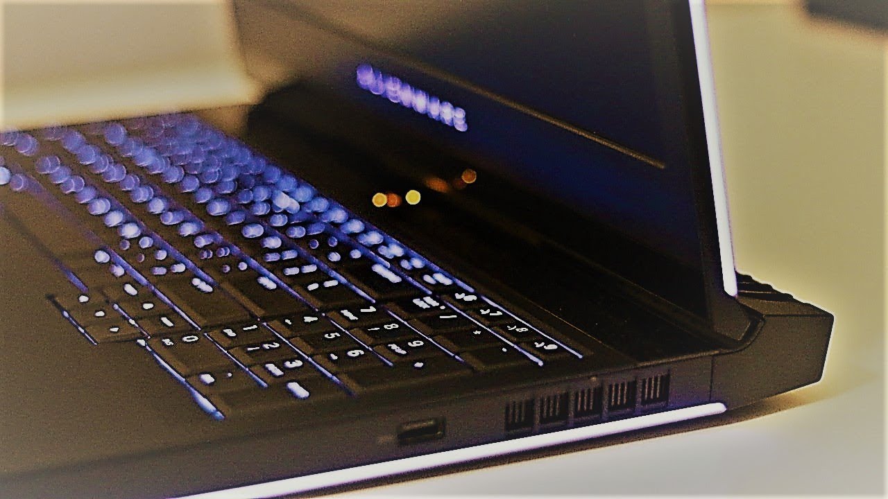 My Alienware R4 17' Laptop Review - Is it worth it?? - YouTube