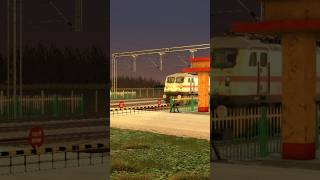 High Speed Train Crossing Railway Fatak | BUMPY RAILROAD | Train Simulator | Train Games | Train