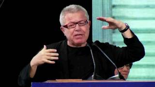 Daniel Libeskind Accepts 2016 Ellis Island Family Heritage Award