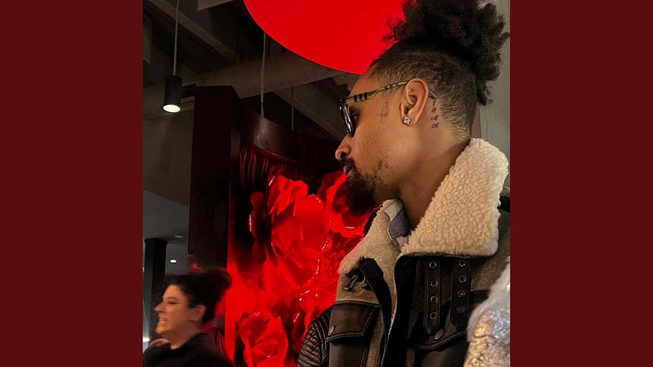 Almost Crashed auf YouTube ansehen Almost Crashed auf YouTube ansehen