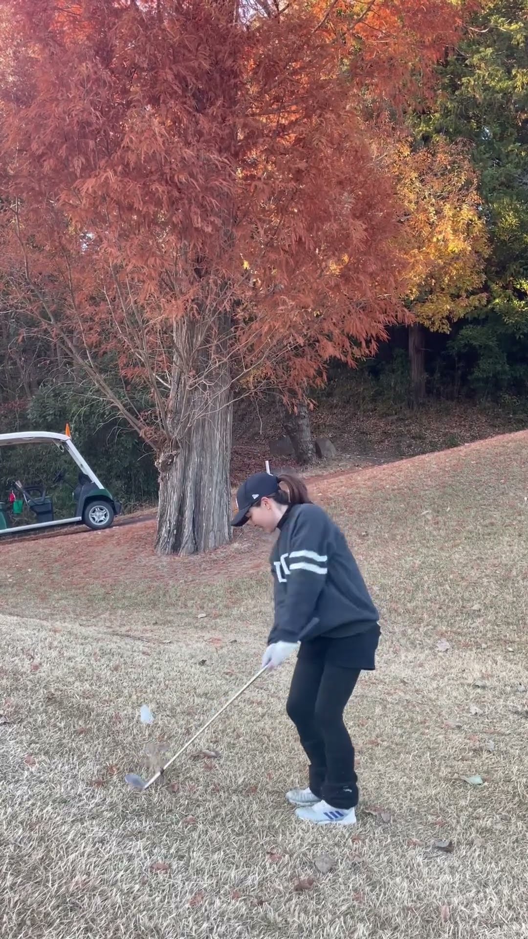 飛ばしたく無い時はインパクトにかけてフェースを開くイメージ！あくまでもイメージ #golf