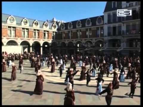 დედის დღის აღსანიშნავად ბათუმის პიაცაზე  ფლეშმობი მოეწყო