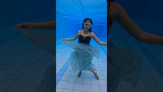Underwater Girl ❤️ Shows Me Her Dress