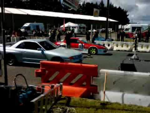 Nissan Skyline GTR vs Mazda Rx7 (Chris Trundle)