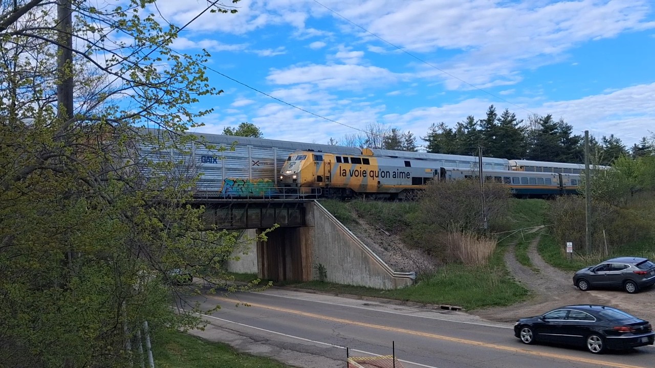 (Friday Afternoon And Evening Trains) Railfanning At Hopkins Corner In Dundas Ontario