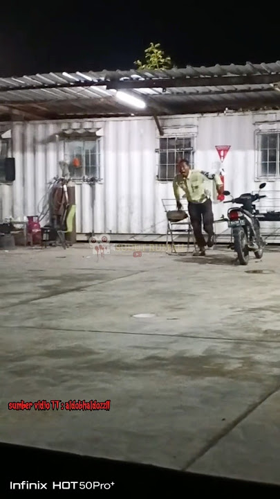 NJG THE SECURITY OFFICER IMMEDIATELY SHOUTED OUT 🤣#trending #shorts #creepy #horror #ghost #funny...