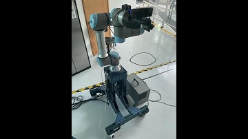 UR5e robot arm positioning for camera alignment.
