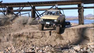 Jeep VS. Toyota in Mojave River  4x4