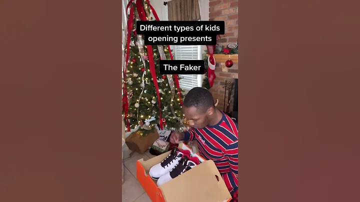 Different types of kids opening presents - DayDayNews