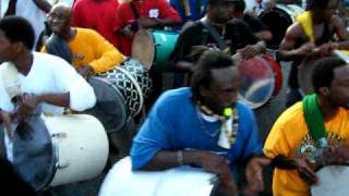 Easter Monday Junkanoo Rush 2010 (35).AVI
