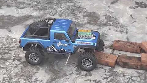 Modified RC Climbing Car with Cison 4-cylinder Engine and Gearbox - EngineDIY