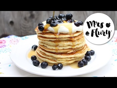 Fluffige Buttermilch-Pancakes | Frühstück Rezept Pfannkuchen | Mrs Flury. 