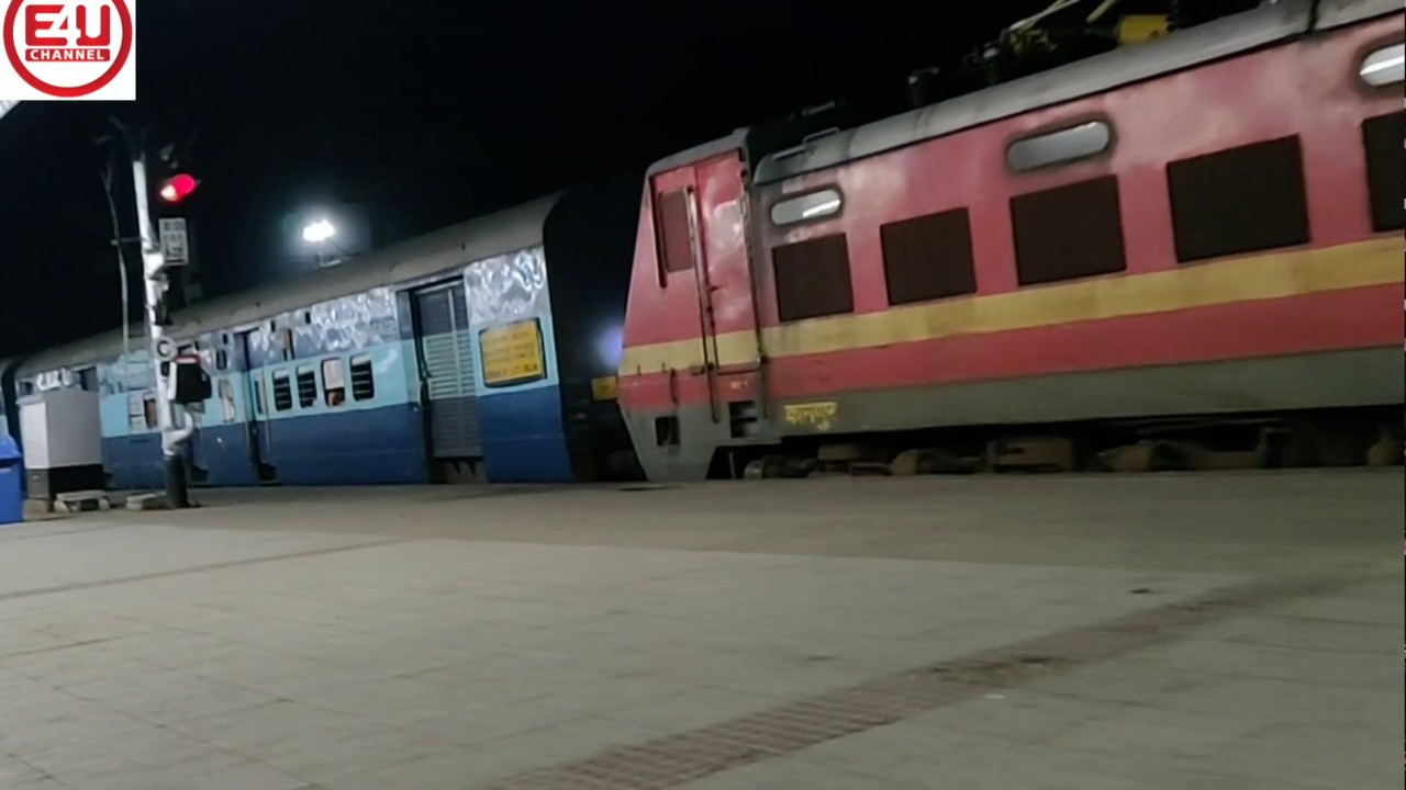 SIKKIM MAHANANDA Express Train Arrives Mughalsarai Junction Railway Station