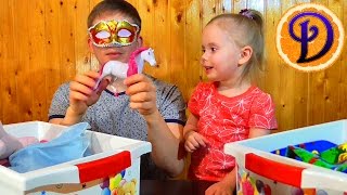 Челлендж угадай игрушку с закрытыми глазами Привет подписчику Видео для детей