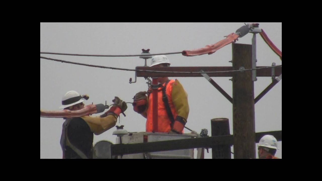 PECO - Replacing broken electric pole - YouTube