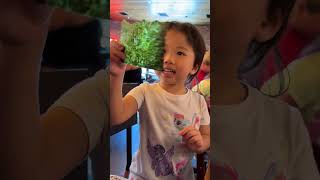 [Yummy Food]_Baby Chloe happily gets her favorite seaweed.
