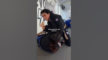 🙌🏽 Knee Cut Pass | Block the Leg #jiujitsu #jiujitsugirl #bjj #bjjlifestyle
