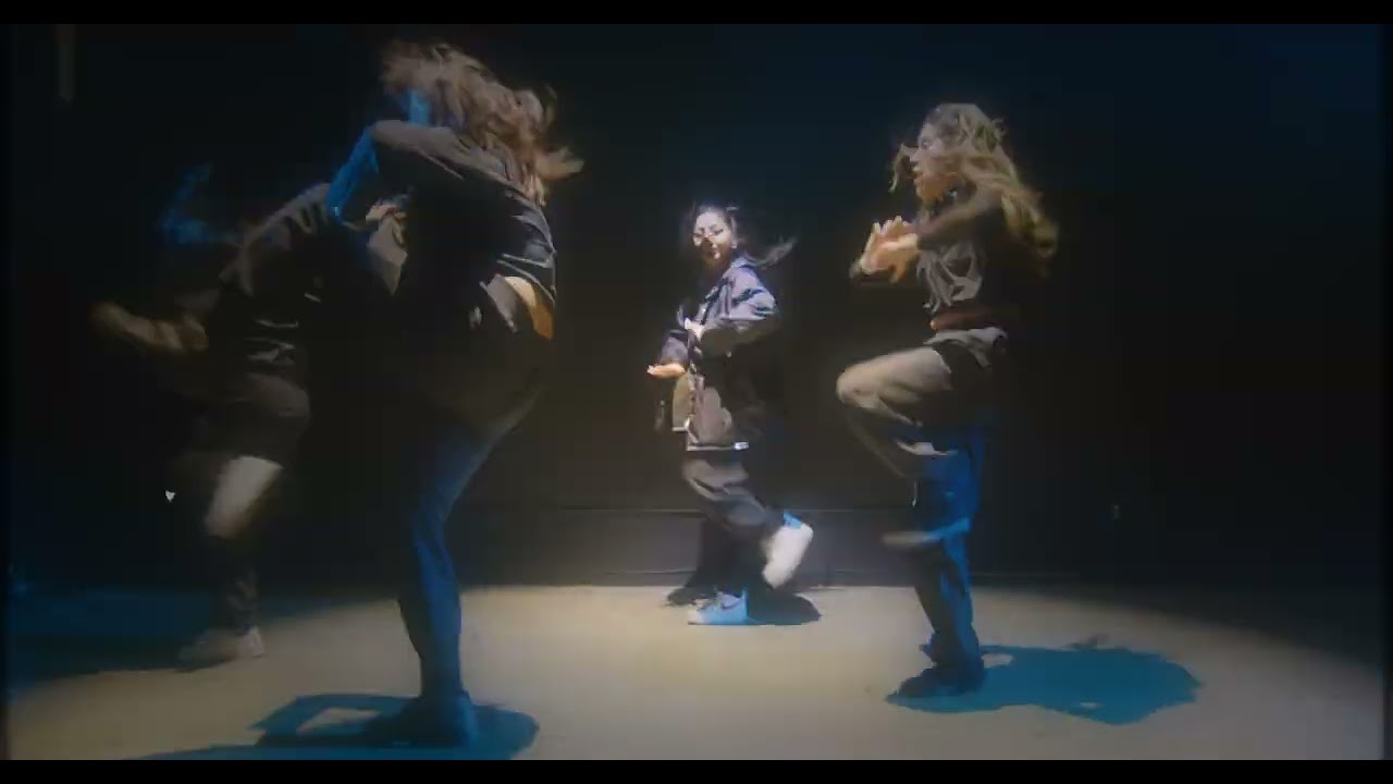 Guarda "SHAWTY GOT LOW" Directed/ Choreographed by Melissa D. Barrera su YouTube Guarda "SHAWTY GOT LOW" Directed/ Choreographed by Melissa D. Barrera su YouTube