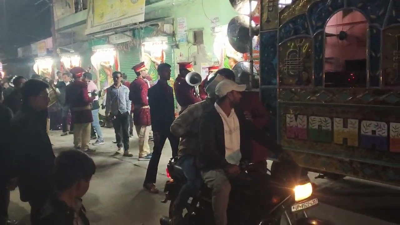 Yaar ki hai yaari nibhani mohan band  mathura mo. 7017609709