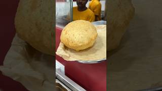 Delhi wale Chole Bhature in Aamchi Mumbai at Oye Paaji #streetfood #shorts