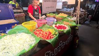 Tonsai market in Bangkok (Bearing Bts-station)