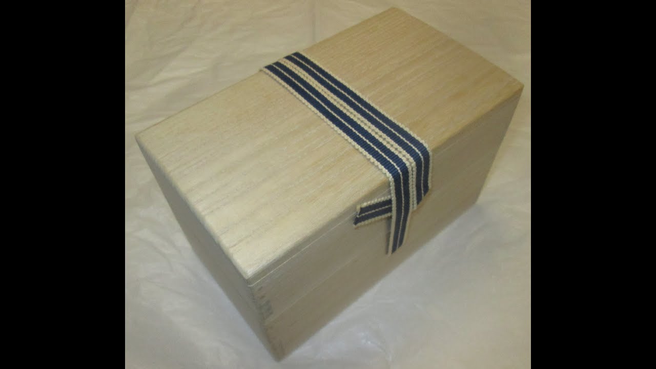 胴紐の掛け方（Hanging strings on a paulownia box） - YouTube