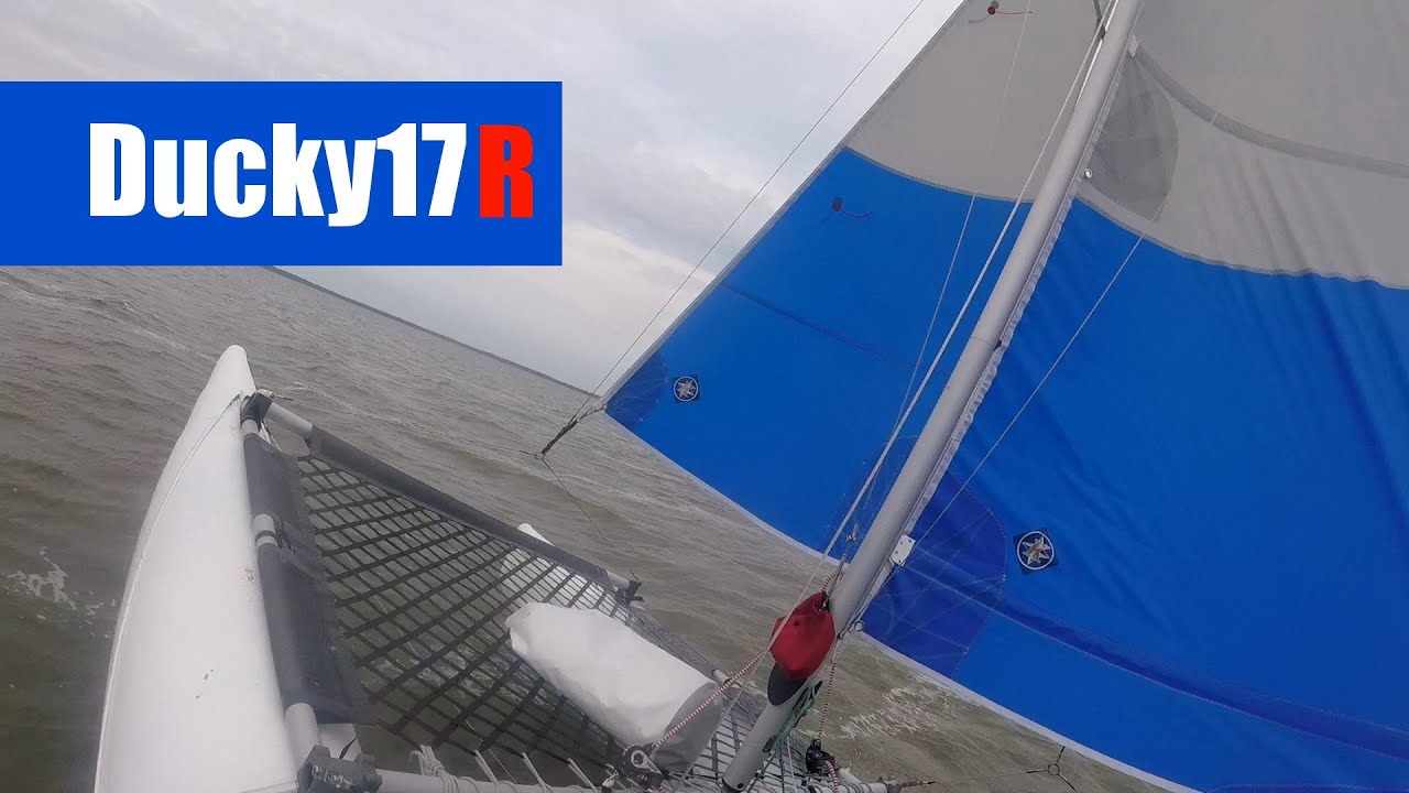 ⁣Sailing inflatable catamaran Ducky17r riding one hull_2023 / Надувной парусный катамаран