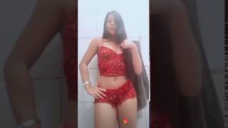 Novinha Dançando De Pijama