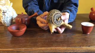 Japanese teapots to share