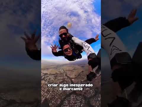 O seguidor mais antigo ganhou um salto de paraquedas!