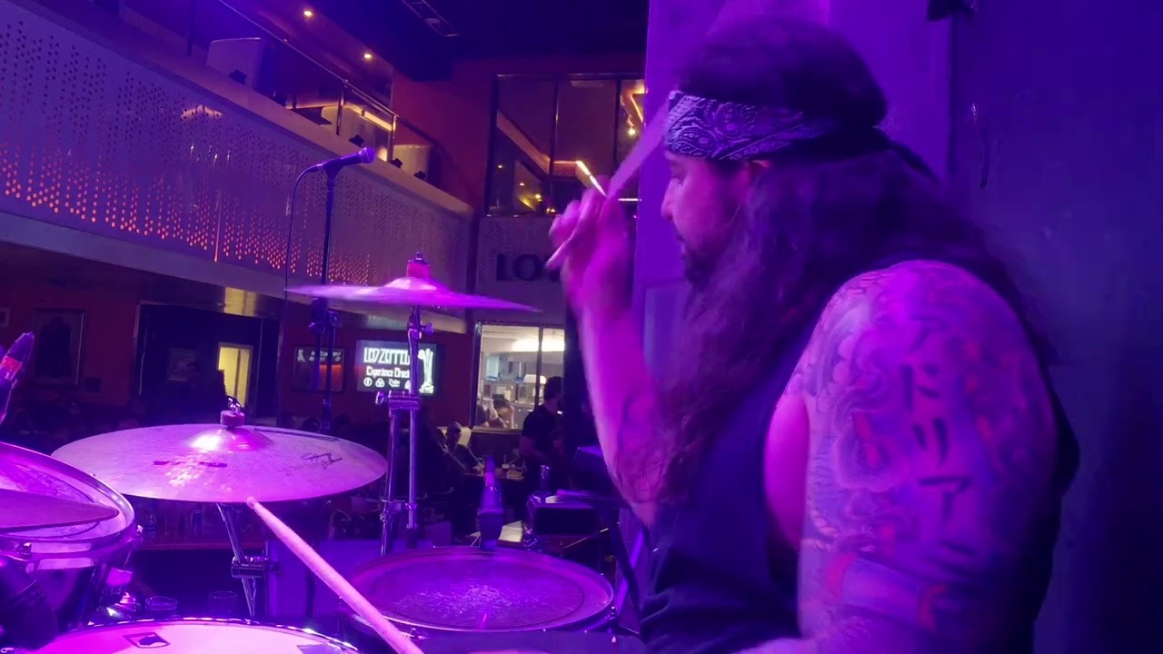 Moby Dick full song- Drum solo at hardrock café RB