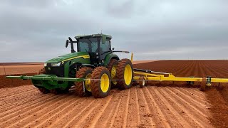 New Johndeere 8r 280 lists up beds for 2021 peanuts