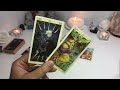 Me recuerda 😶💭 Con Amor 🥰 Odio 😳 o Melancólica 😟 Tarot interactivo hoy amor