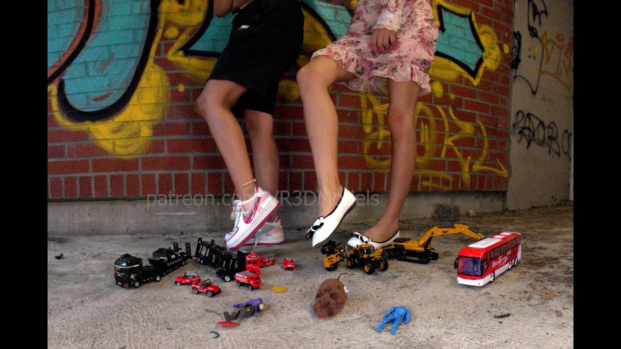 VR | Preview |  Crazy crushing : 2 girls destroy a toy world with ballerina flats and sneakers!