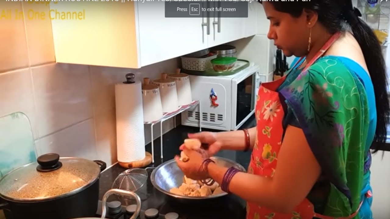 INDIAN DINNER ROUTINE 2018 || Hariyali Teej Special ||  Mix Veg, Suji Halwa and Puri