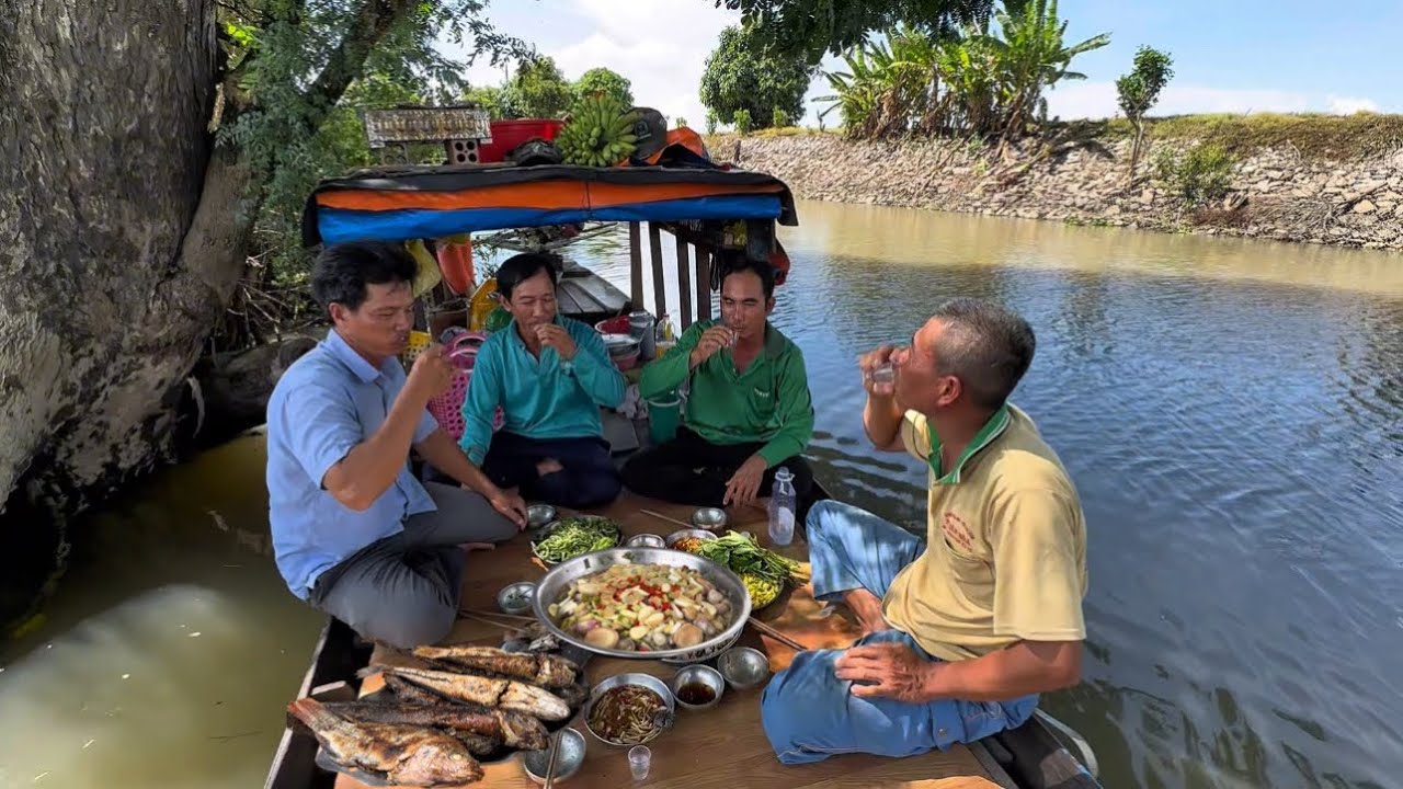 Mưa Lớn Anh Toàn Nông Dân Thăm Lợp Cá Làm Món Cá Rô Sìn Chưng Mỡ Hành Nhậu | mưu sinh miền quê #582