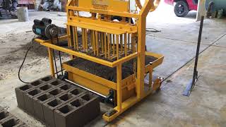 Máquina Bloquera Ponedora Fabricando block 15*20*40*