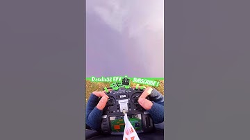 Powerlooping an ABANDONED Farmhouse 🌲🏚️🌲 #drone #fpv #fpvfreestyle #apex #shorts #youtubeshorts