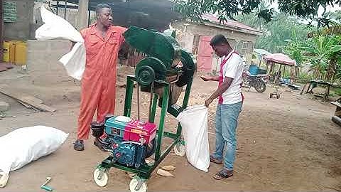 CORN 🌽 THRESHER MACHINE