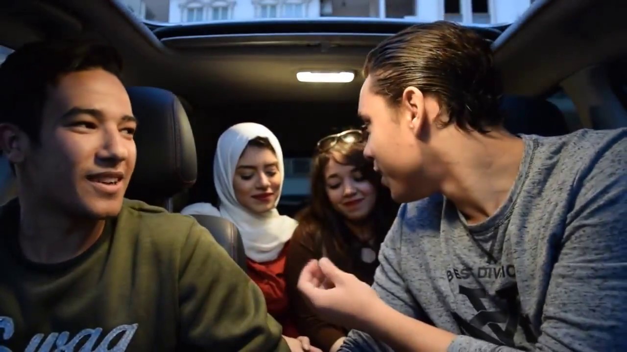 البنات وهما مع صحابهم والبنات وهما لوحدهم ..!| Nader Elkomely