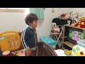 いないいないばあっ!の歌ずーっといっしょ(ゆきちゃん、ワンワン、うーたん)を楽しそうに眺める3歳児男の子(発達障害(知的障害)-自閉性スペクトラム症)【音なし】