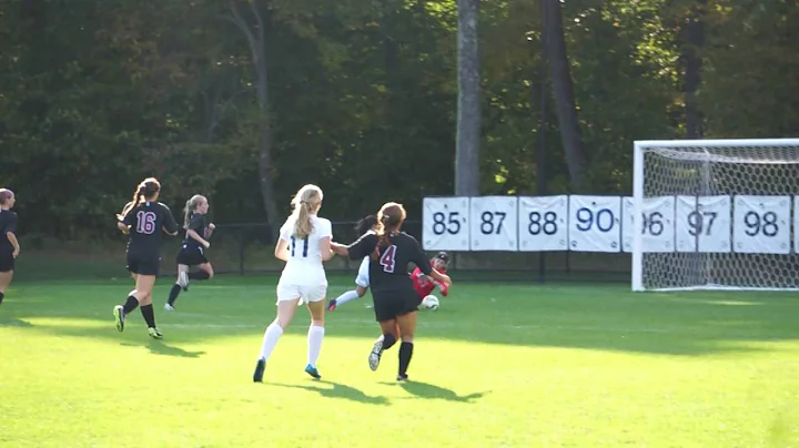 Ridgewood GK Britt Cunningham takes ball off Pingr...