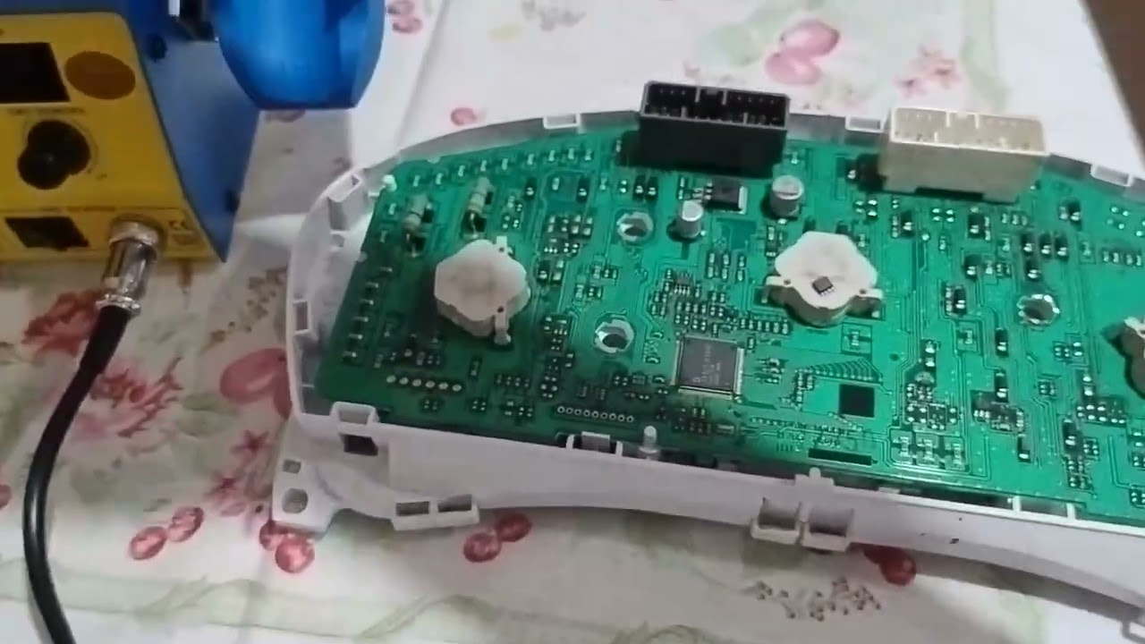 Trocando memória EPROM painel Tucson ativando computador de bordo