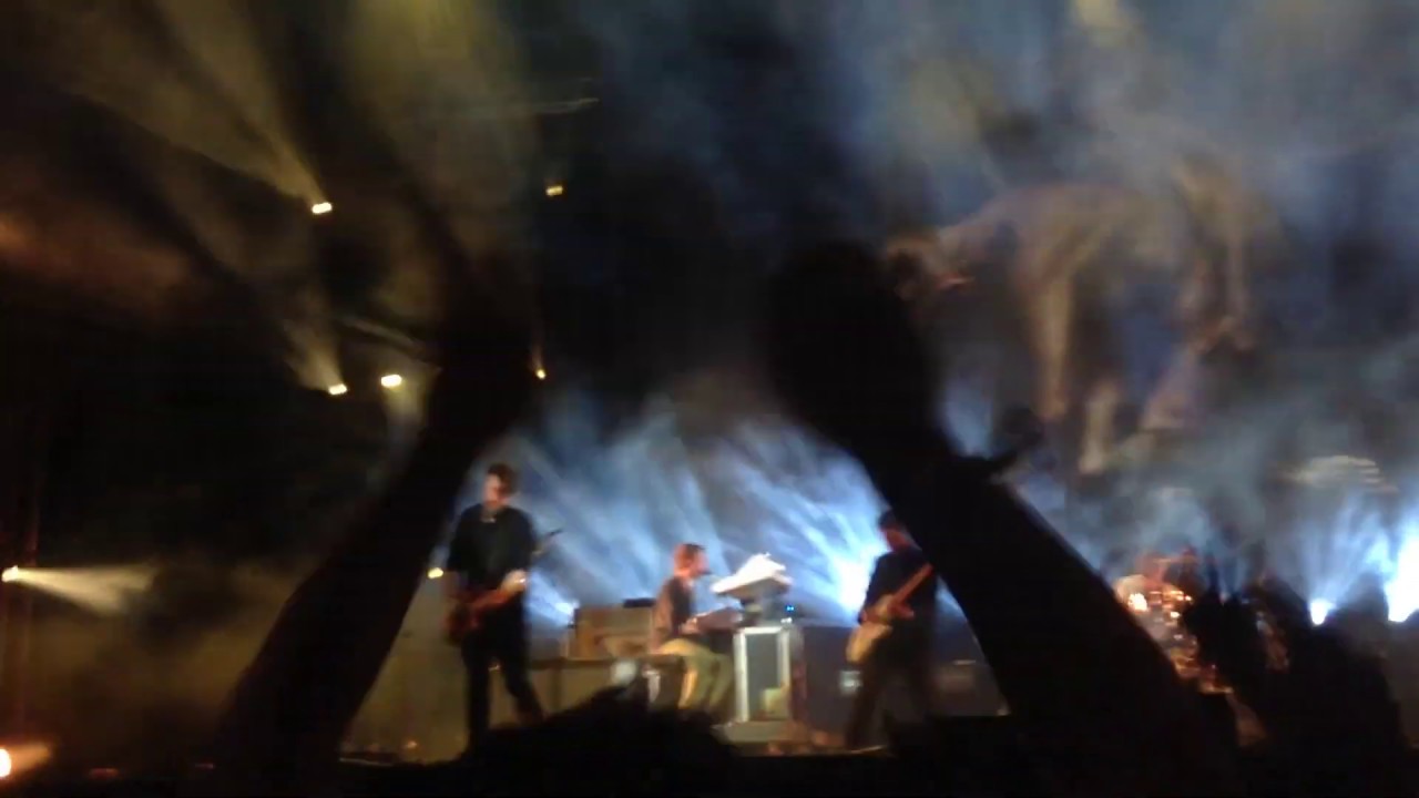 Editors - The Racing Rats (Vive Latino 2019) - YouTube