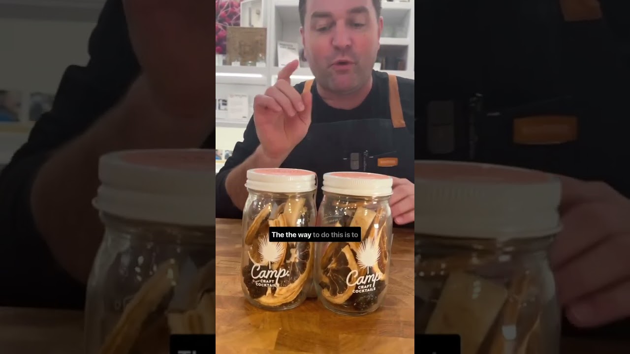 Easy & delicious cocktail jars for Friendsgiving! 🍸✨ Perfect holiday gift idea!