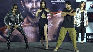 Ranveer Singh, Vijay Devarakonda, Ananya Panday LIVE CRAZY Dance On Akdi Pakdi | Liger