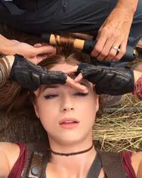 JUMANJI 2 BTS FOOTAGE - Karen Gillan