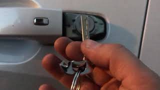 how to find key and keyhole to unlock your 2016-2019 chevy malibu